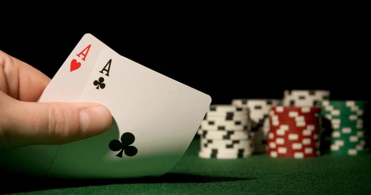 Hvordan spiller man poker? Lær grundprincipperne her